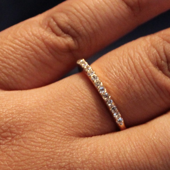 Jewelry - NWOT Cubic zirconia thin gold band ring size 7